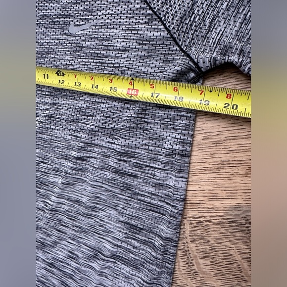 Nike DRI FIT Large Long Sleeve Running Workout Walking Shirt Top Reflective - Picture 13 of 15